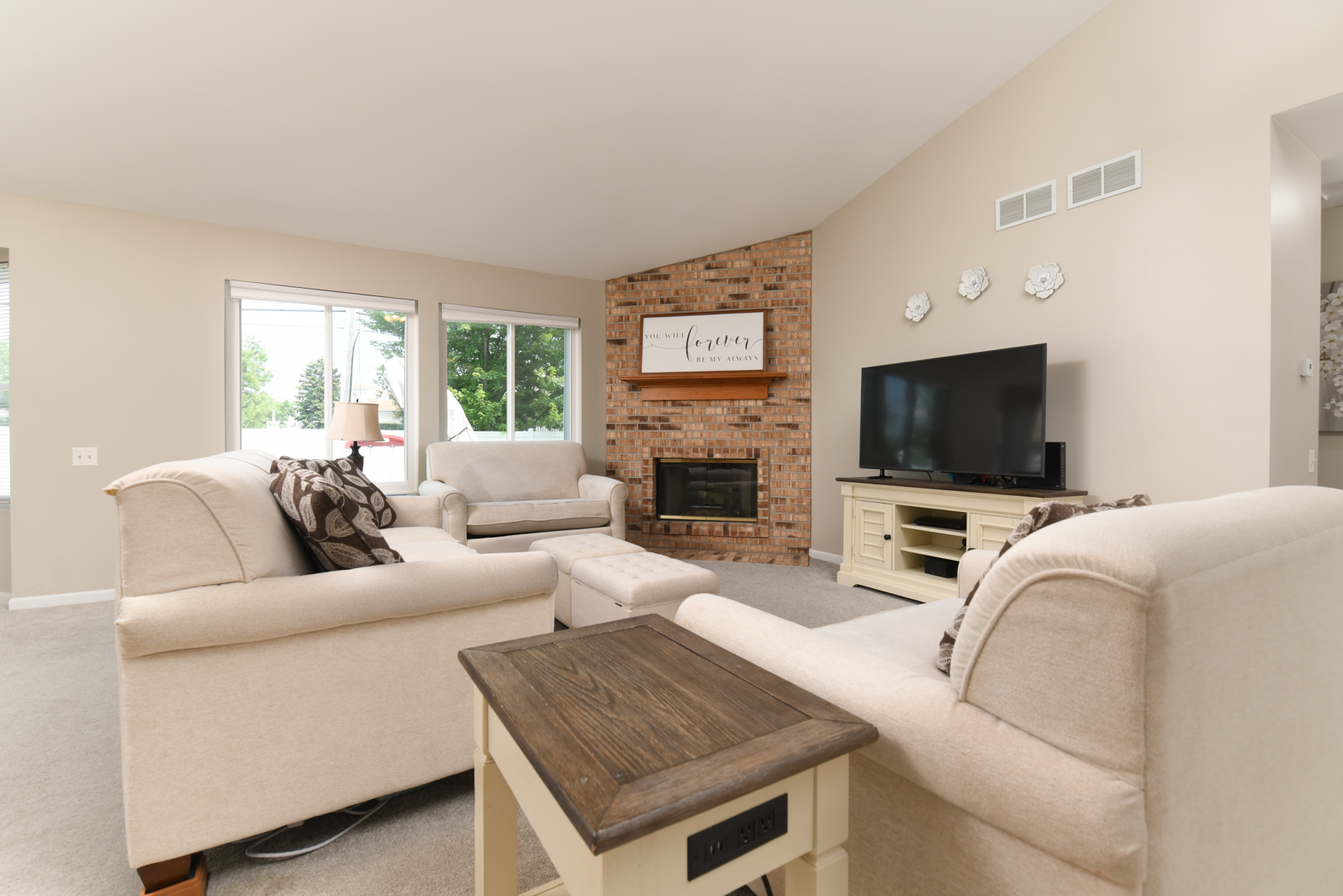 2366 Nantucket Lane, Elgin, IL 60123