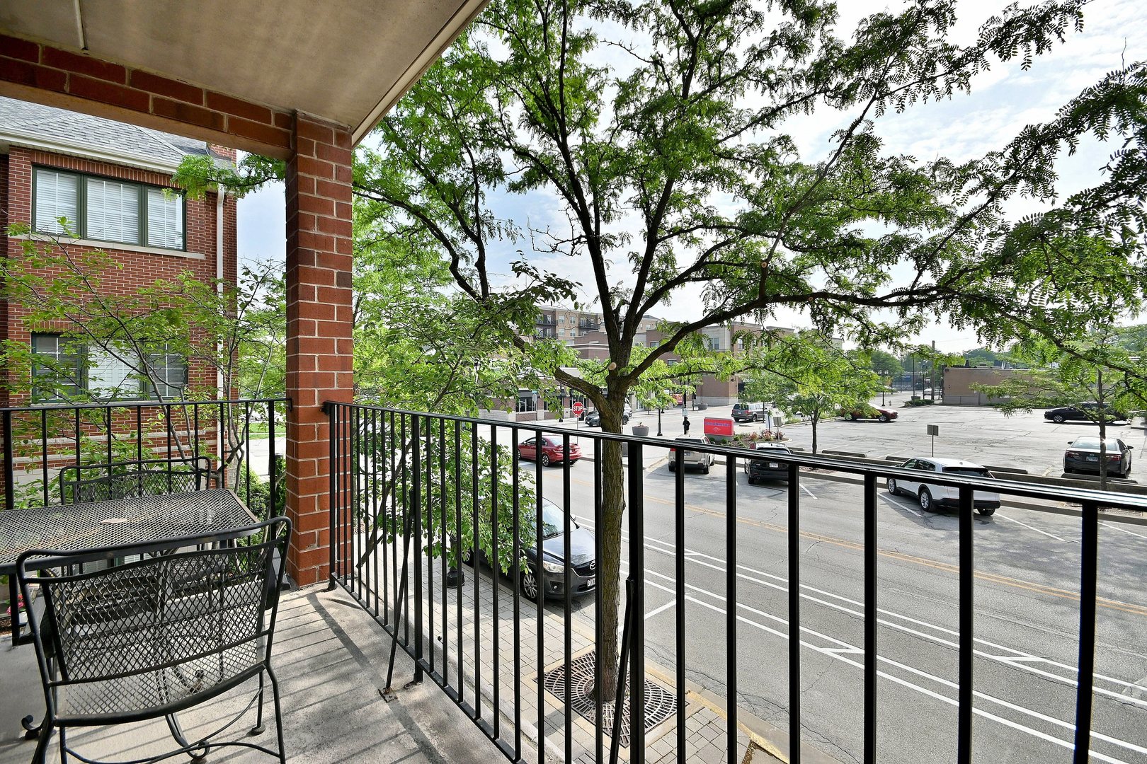 210 N Addison Avenue #201, Elmhurst, IL 60126