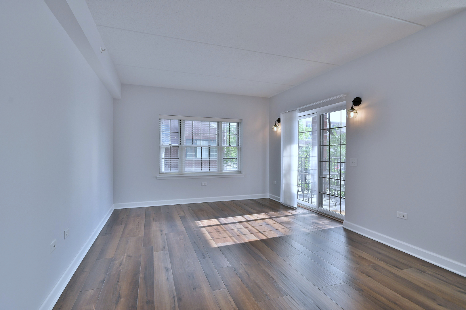 210 N Addison Avenue #201, Elmhurst, IL 60126