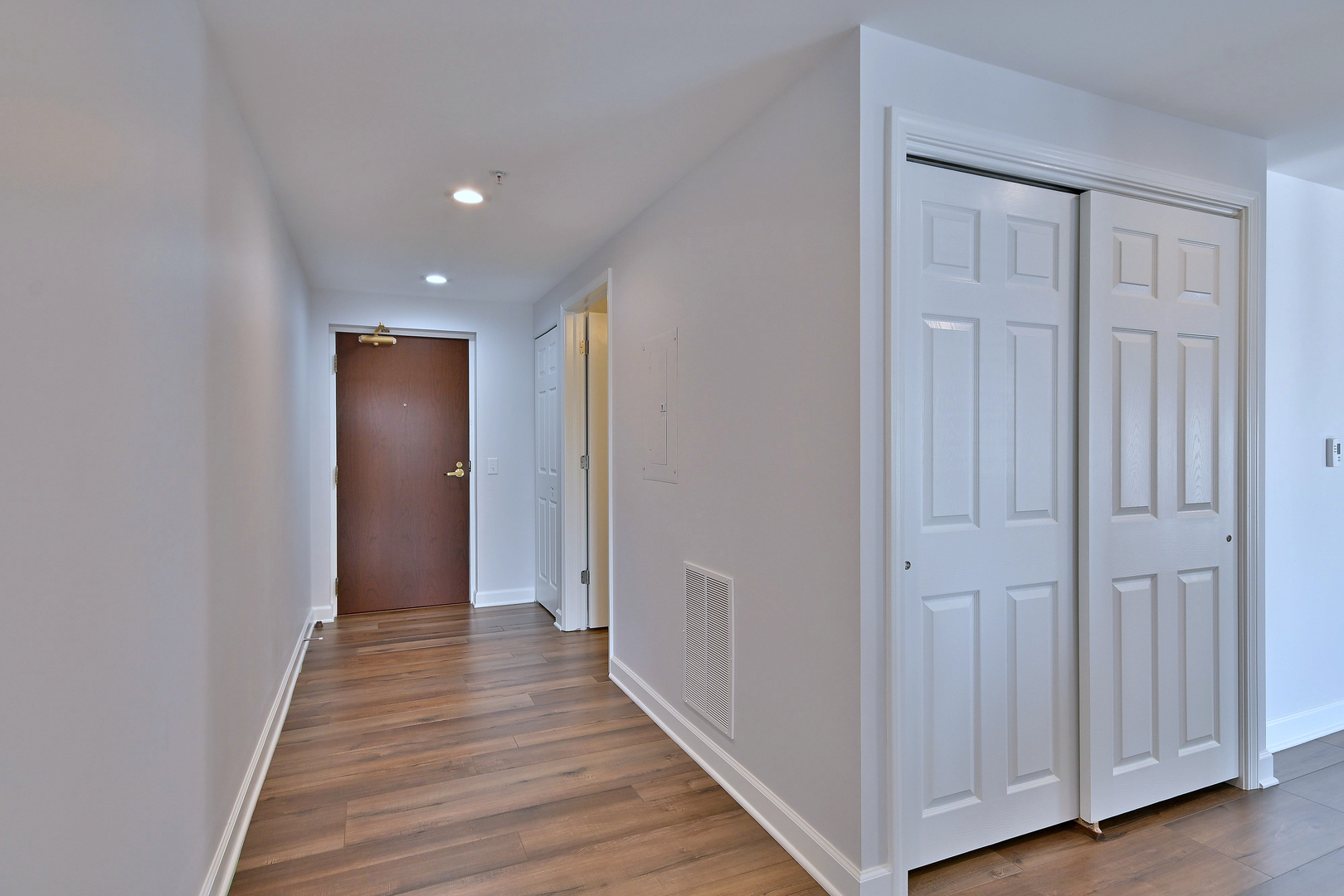 210 N Addison Avenue #201, Elmhurst, IL 60126