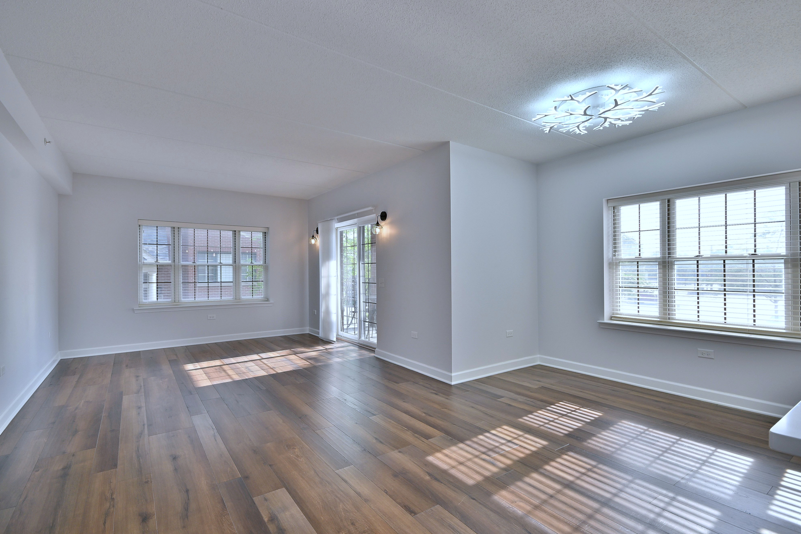210 N Addison Avenue #201, Elmhurst, IL 60126