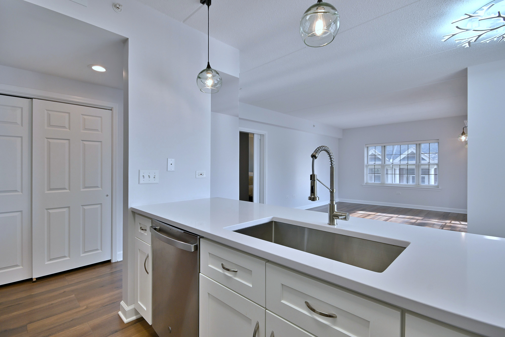 210 N Addison Avenue #201, Elmhurst, IL 60126