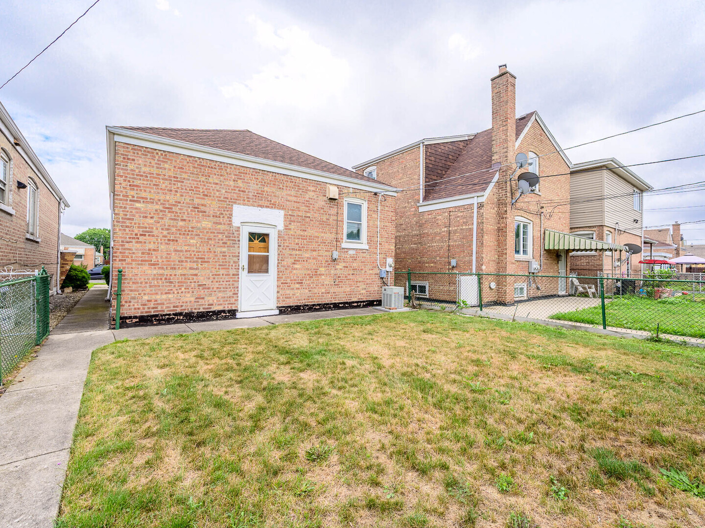 6736 S Kolin Avenue, Chicago, IL 60629