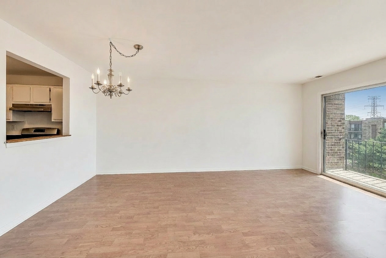 701 W Huntington Commons Road #418, Mount Prospect, IL 60056