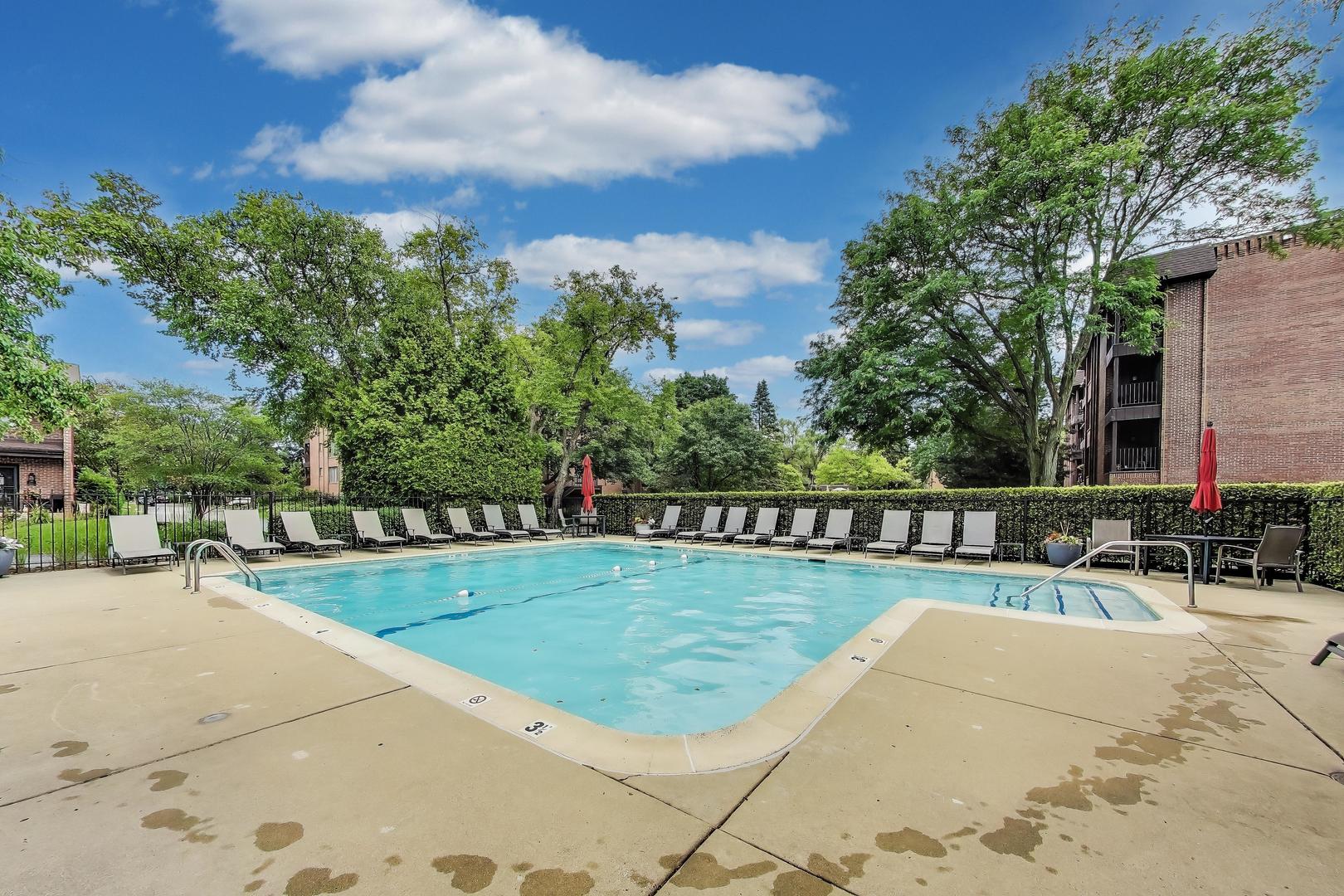 285 Boardwalk Place, Park Ridge, IL 60068