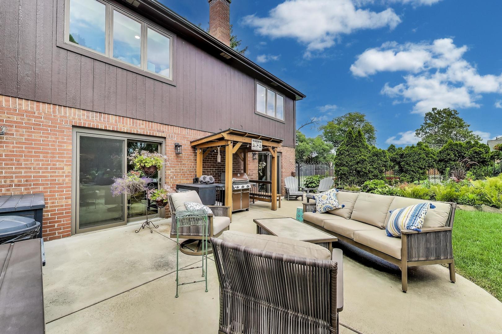 285 Boardwalk Place, Park Ridge, IL 60068