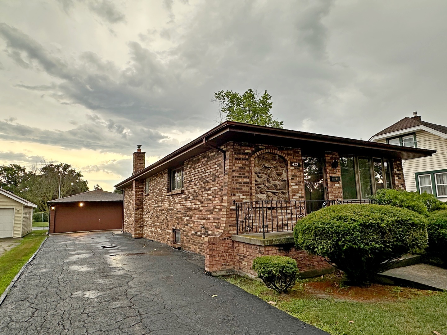429 E 164th Place, South Holland, IL 60473