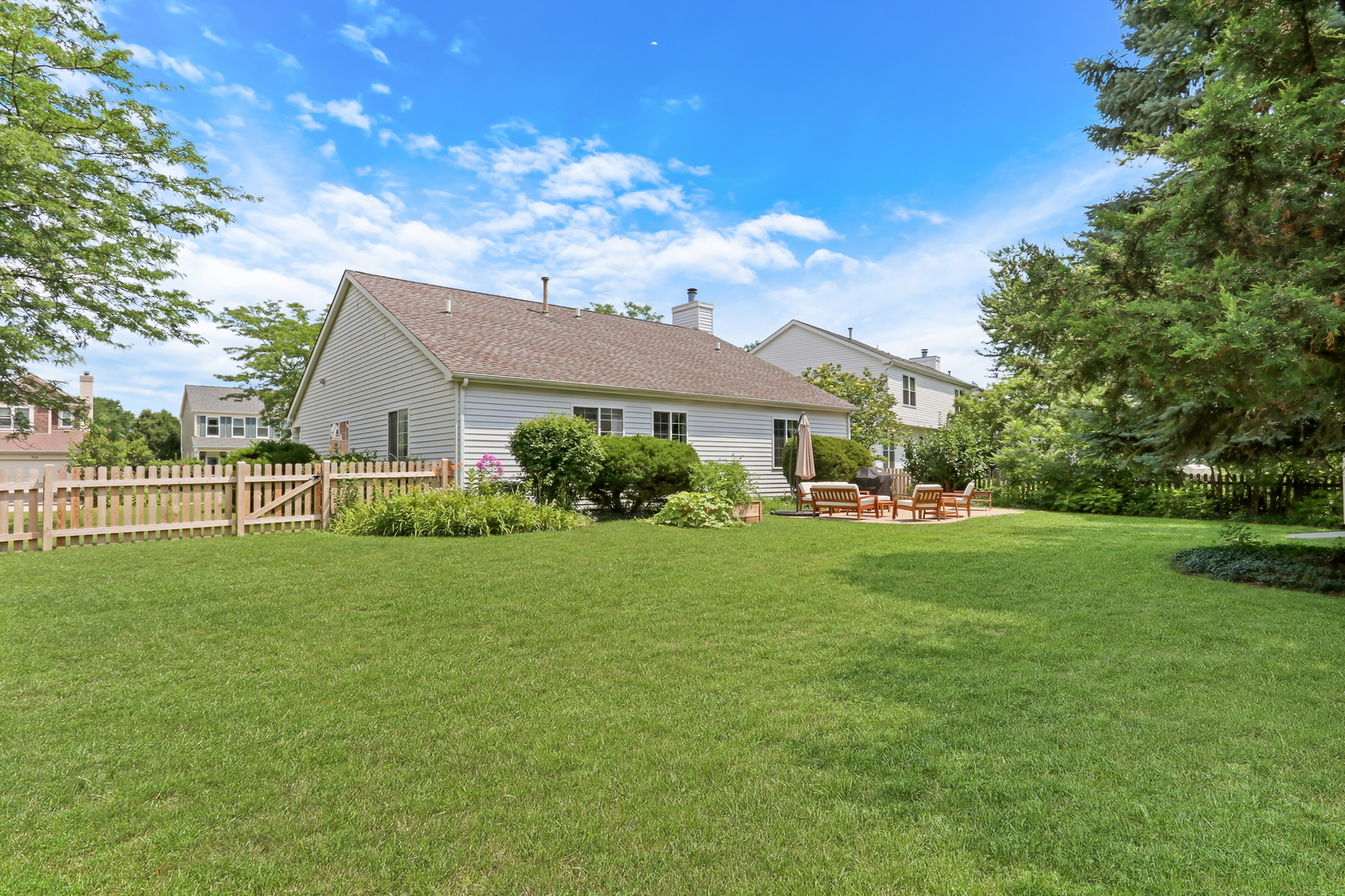 943 Braymore Drive, Grayslake, IL 60030