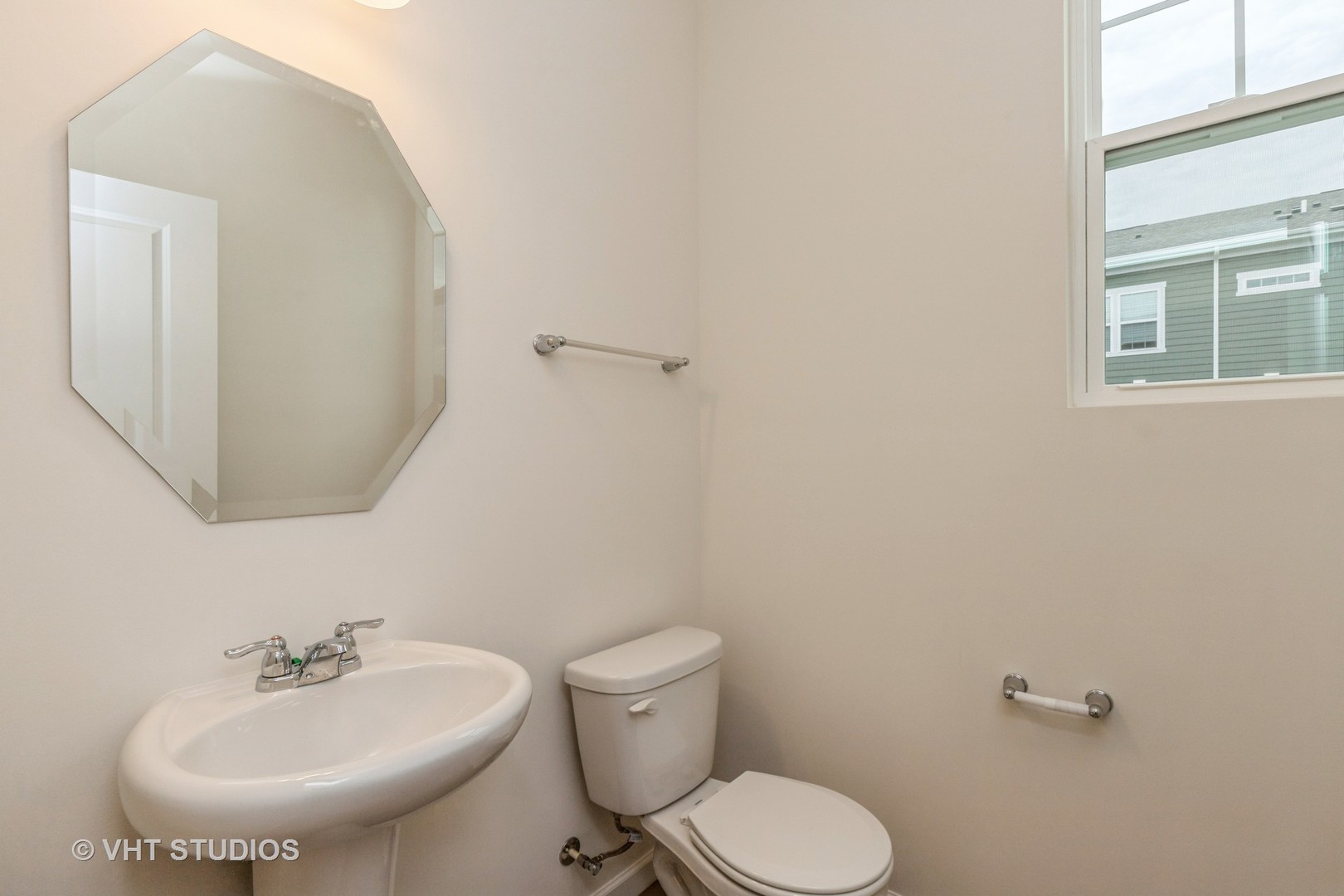 155 Yorktown Court #0, Libertyville, IL 60048