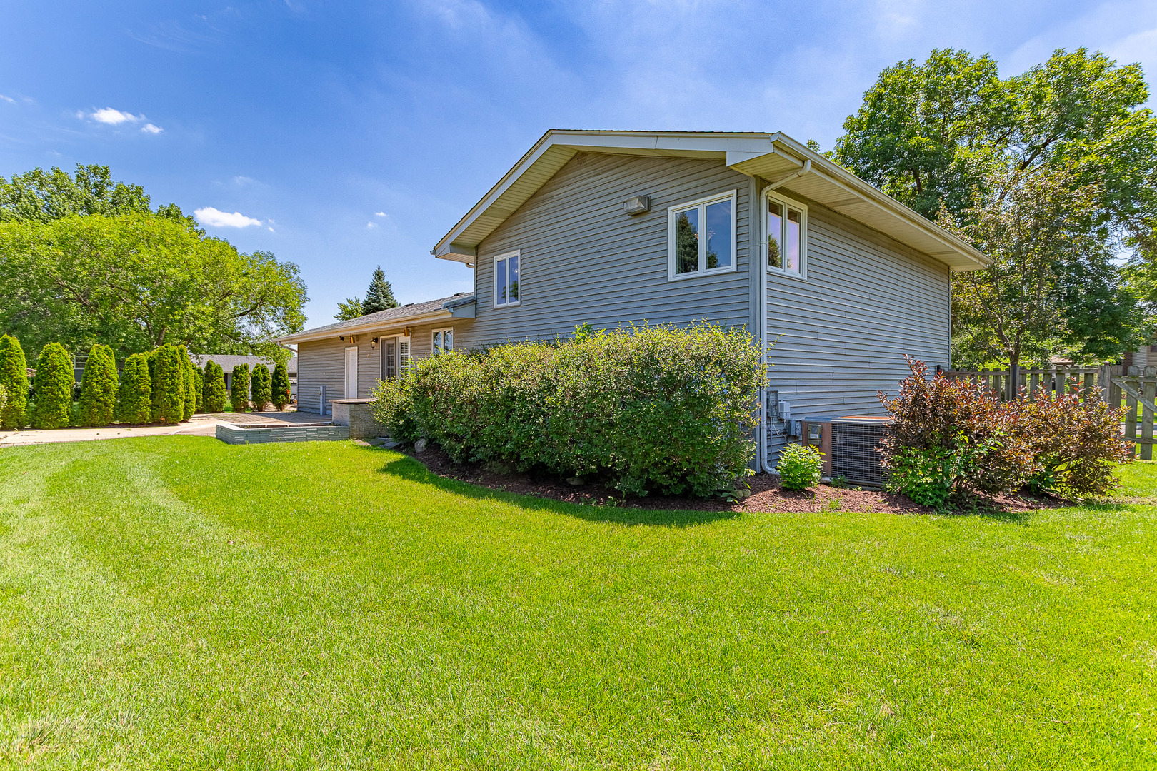 620 Lamorak Drive, Schaumburg, IL 60193