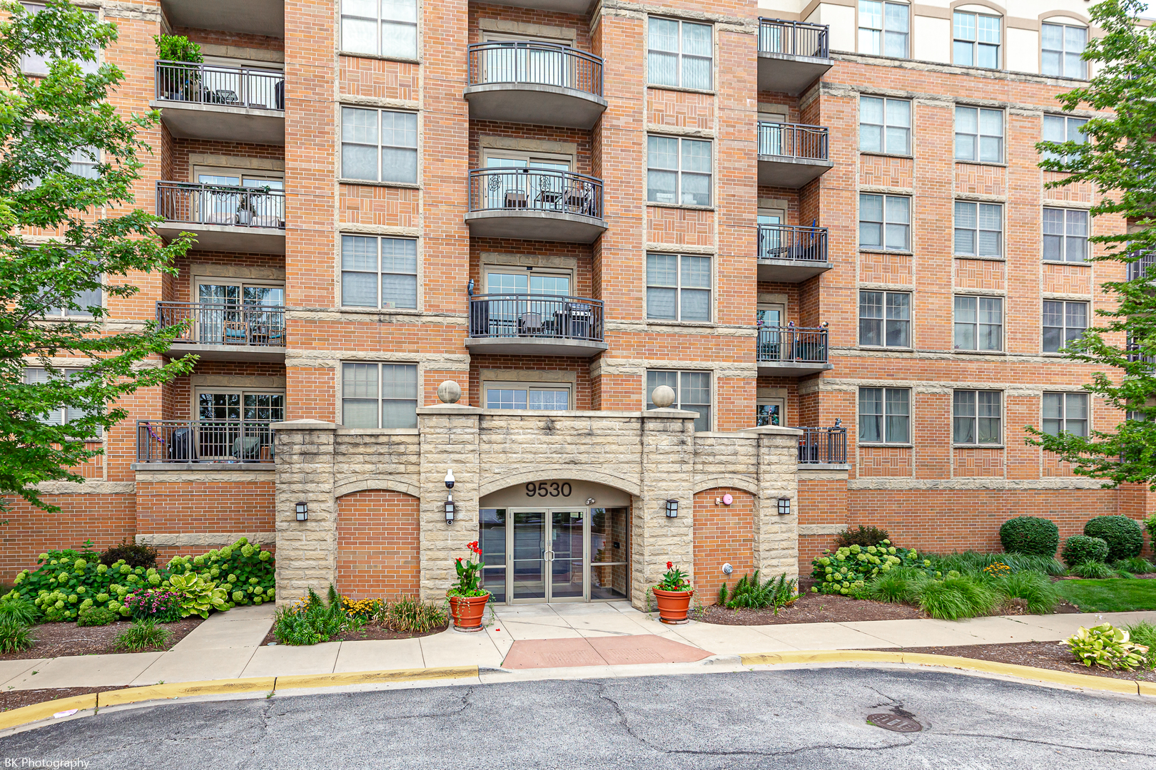 9530 S COOK Avenue #412, Oak Lawn, IL 60453