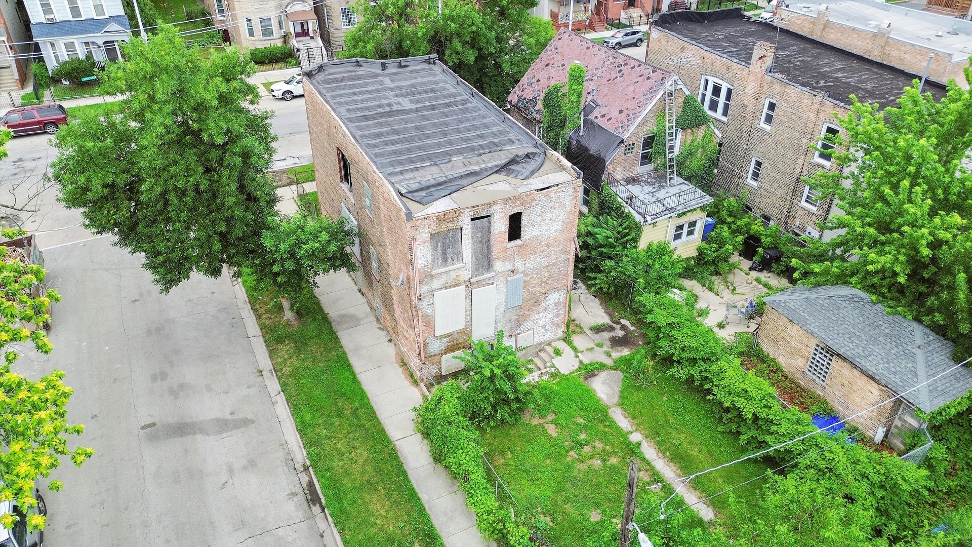 7225 S Woodlawn Avenue, Chicago, IL 60619