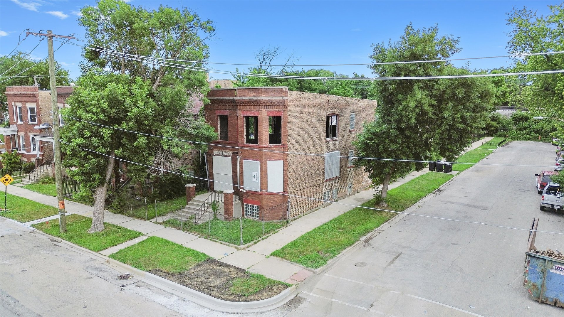 7225 S Woodlawn Avenue, Chicago, IL 60619