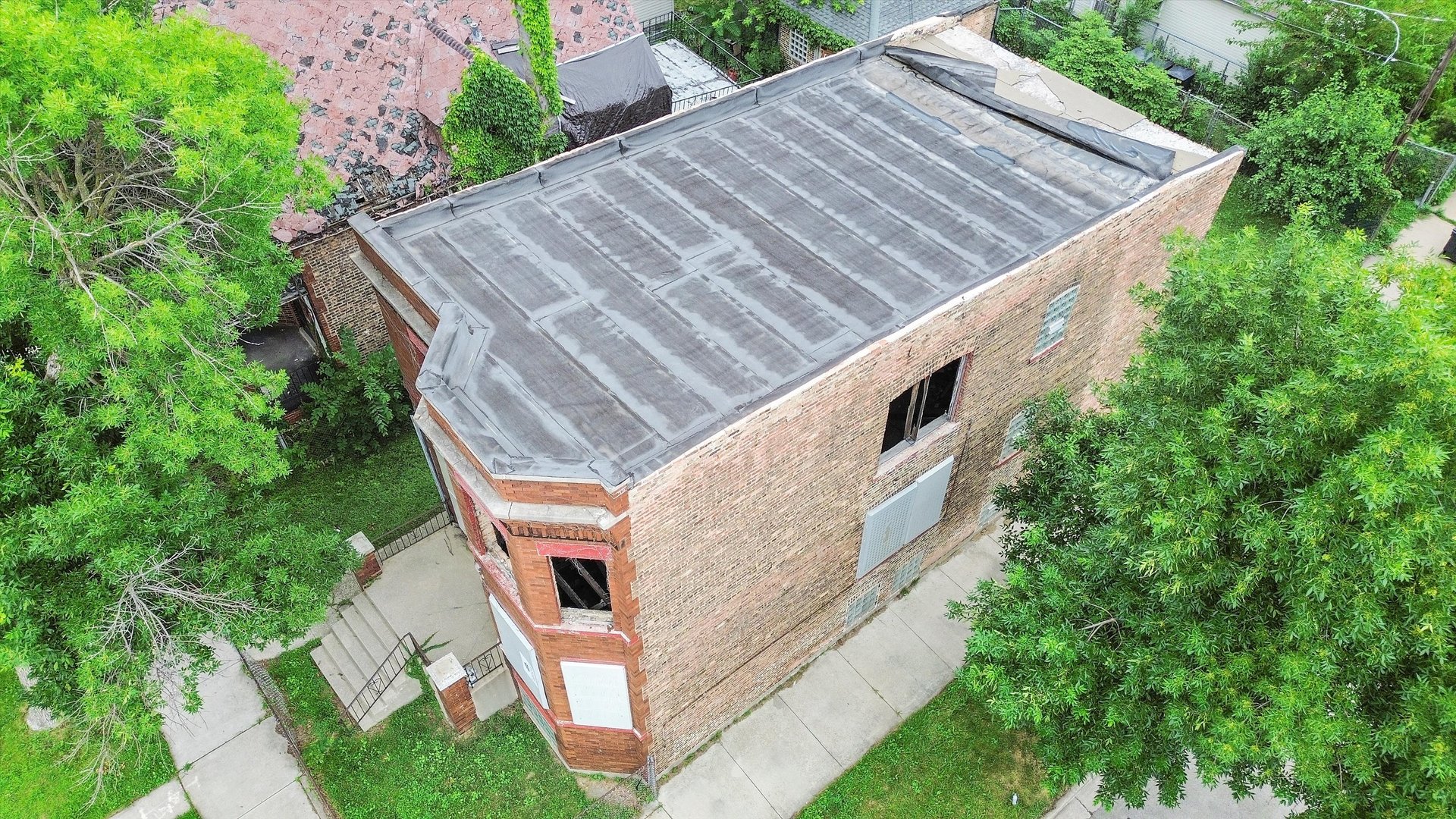 7225 S Woodlawn Avenue, Chicago, IL 60619