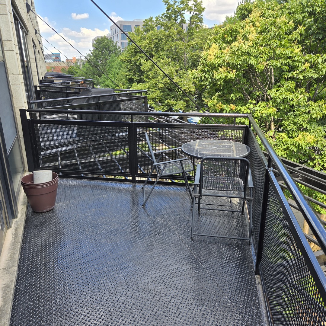 1111 W 15TH Street #228, Chicago, IL 60608