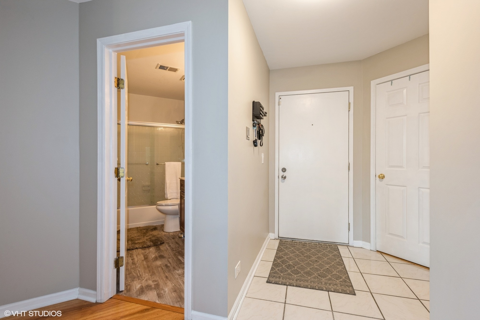 353 Pembroke Court #2, Schaumburg, IL 60193