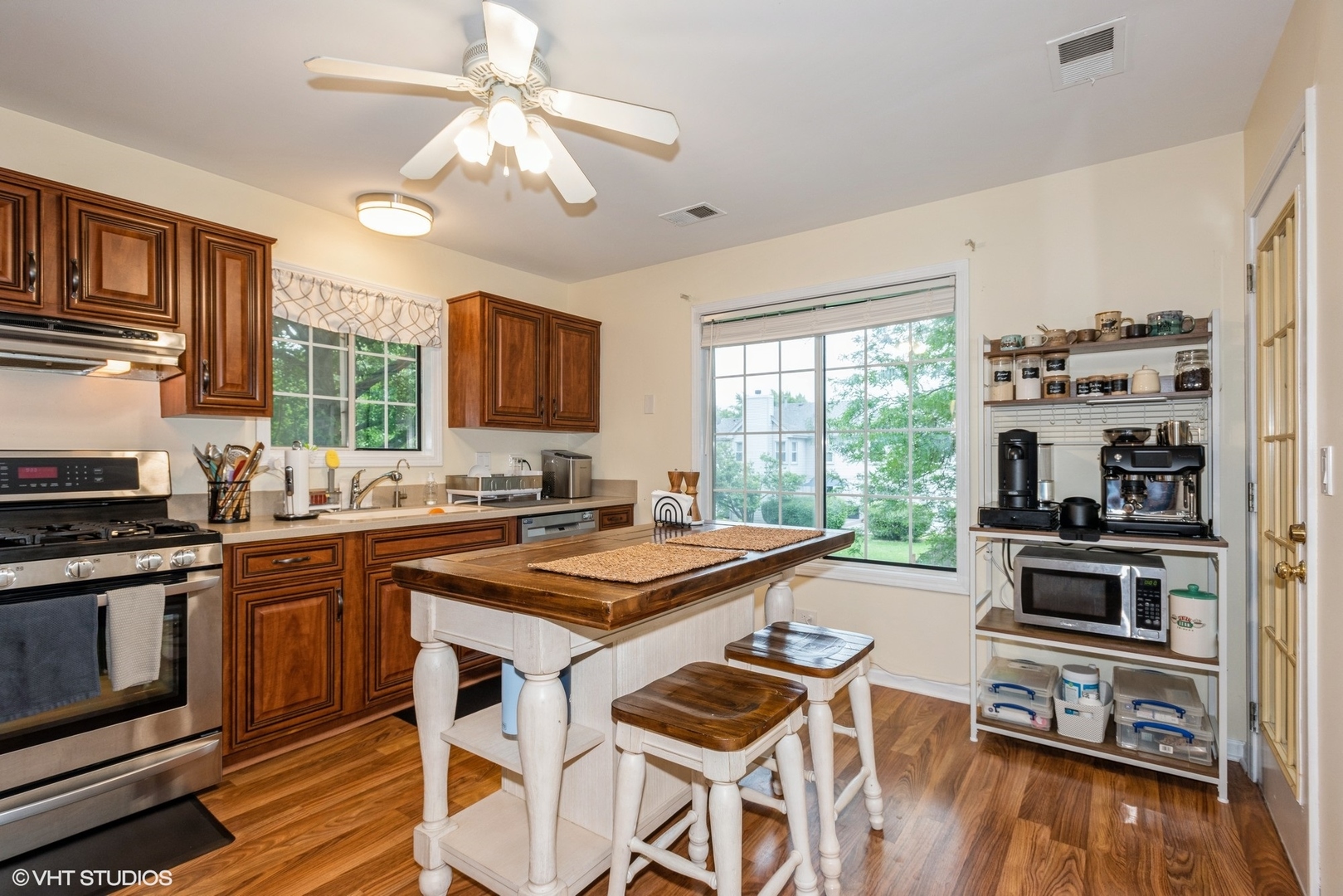 353 Pembroke Court #2, Schaumburg, IL 60193