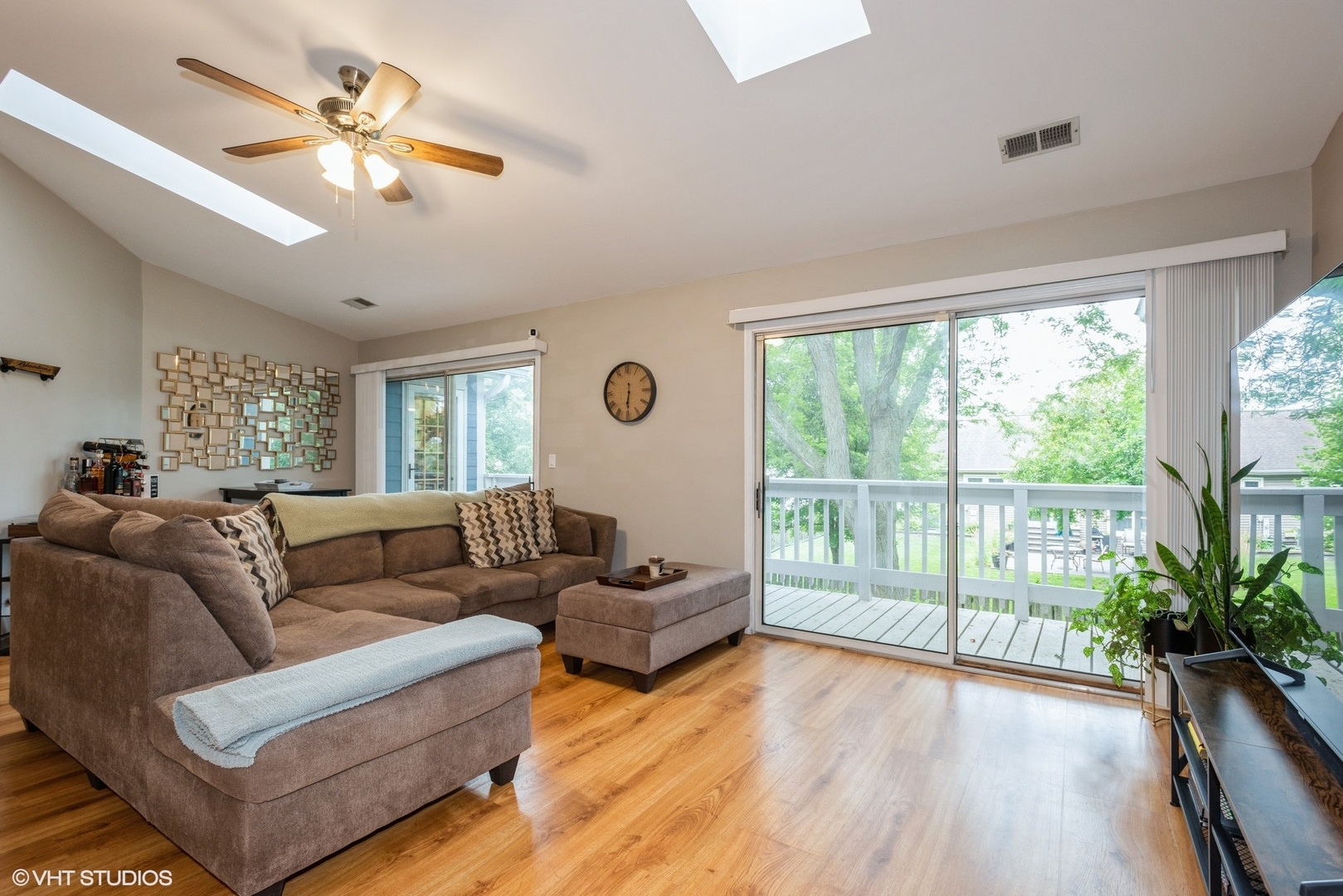 353 Pembroke Court #2, Schaumburg, IL 60193