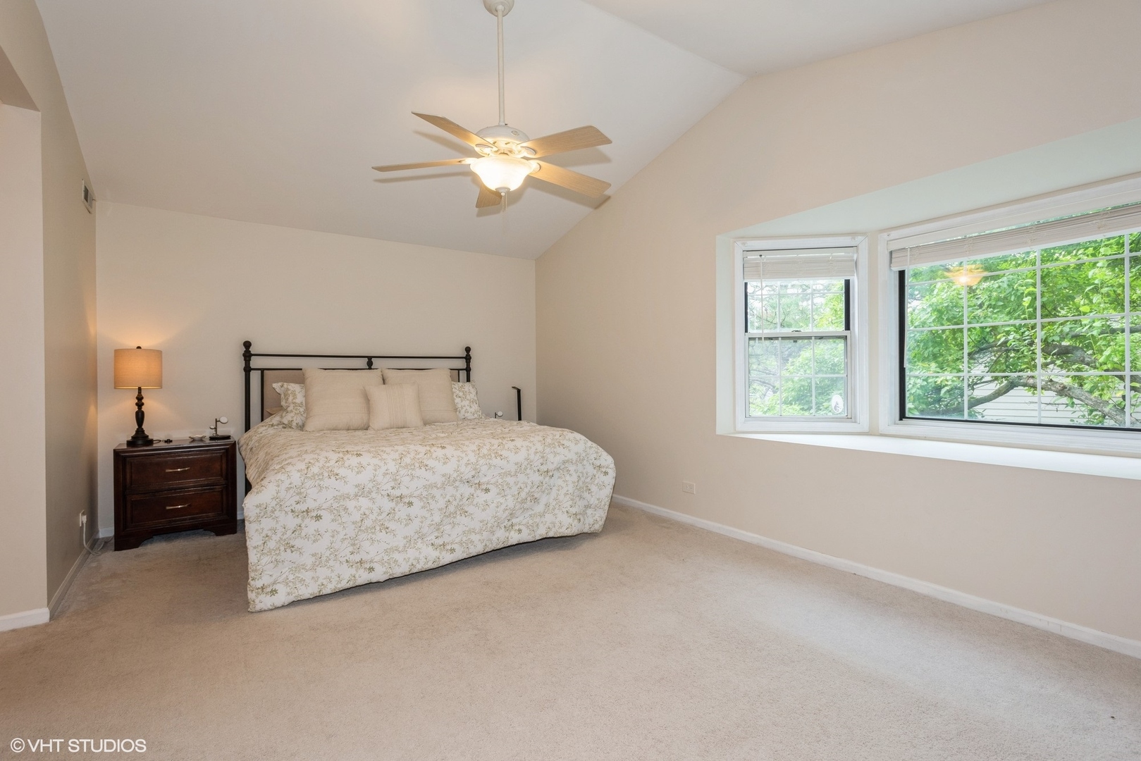 353 Pembroke Court #2, Schaumburg, IL 60193