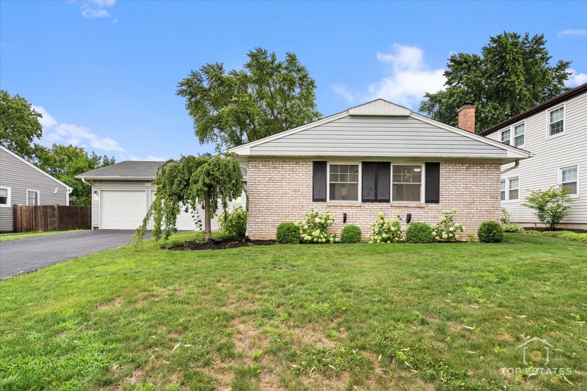 957 Country Lane, Buffalo Grove, IL 60089
