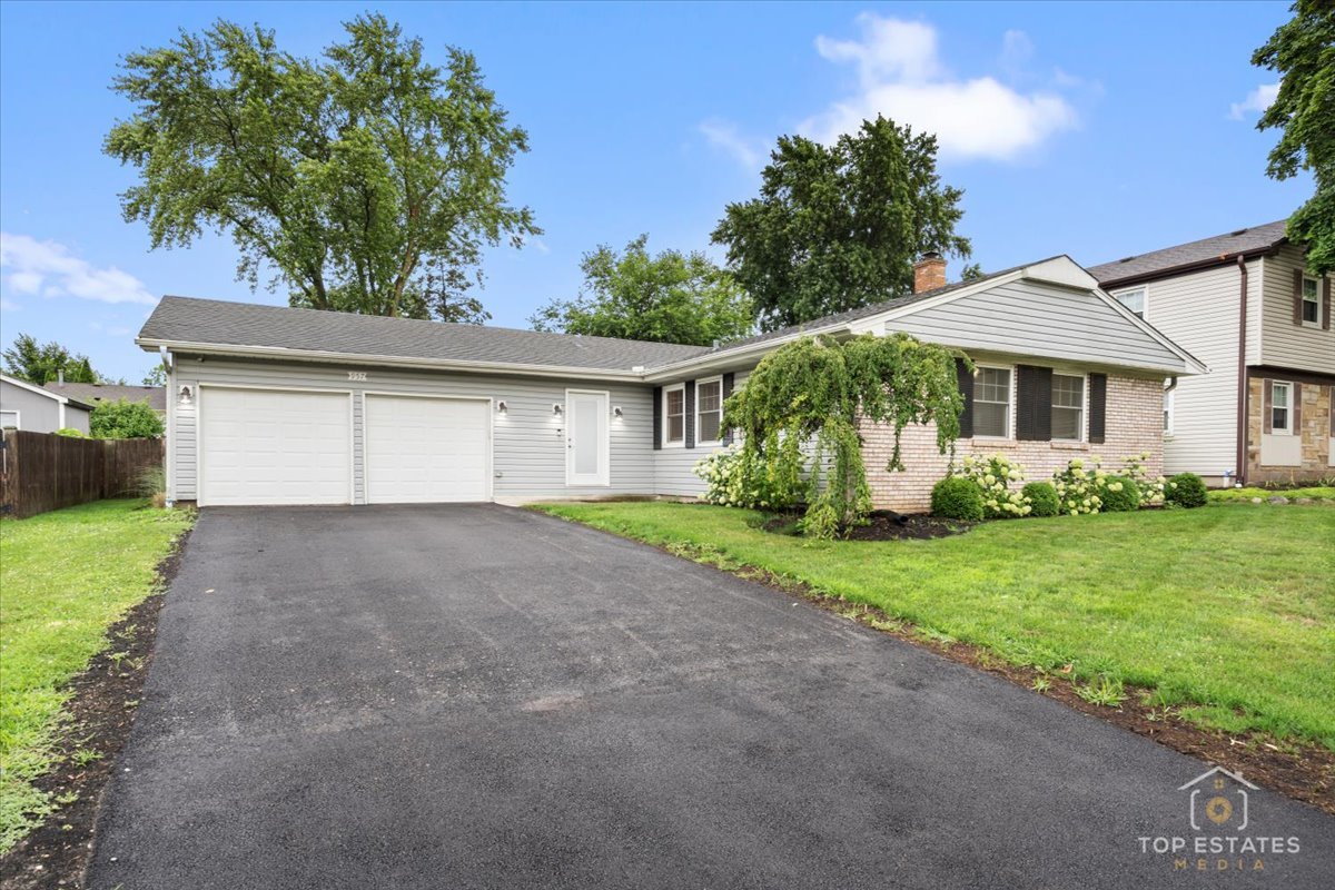 957 Country Lane, Buffalo Grove, IL 60089