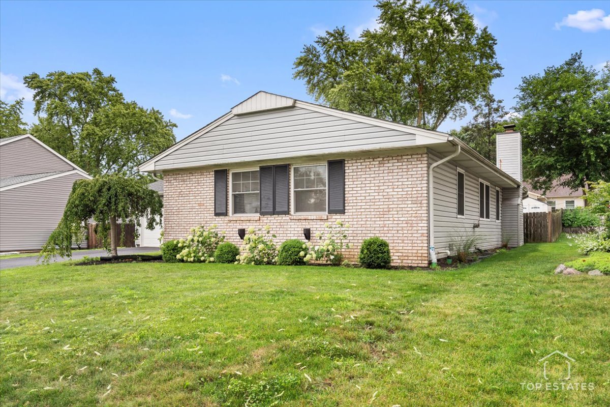 957 Country Lane, Buffalo Grove, IL 60089