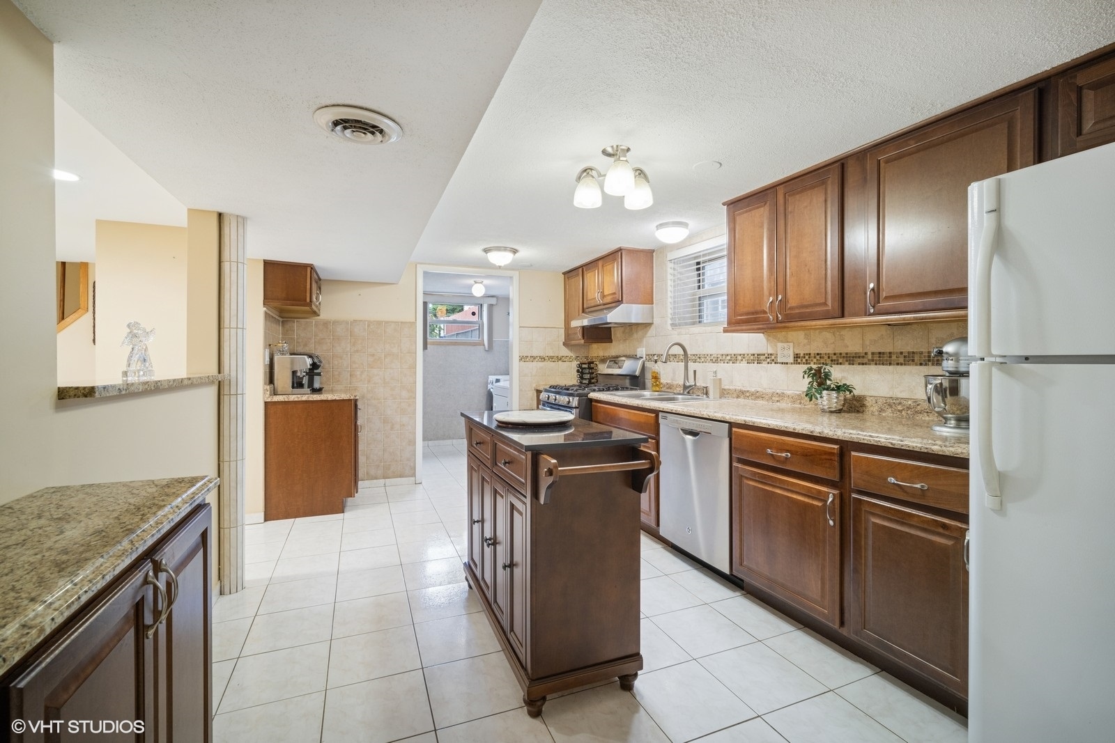 3231 N Osage Avenue, Chicago, IL 60634