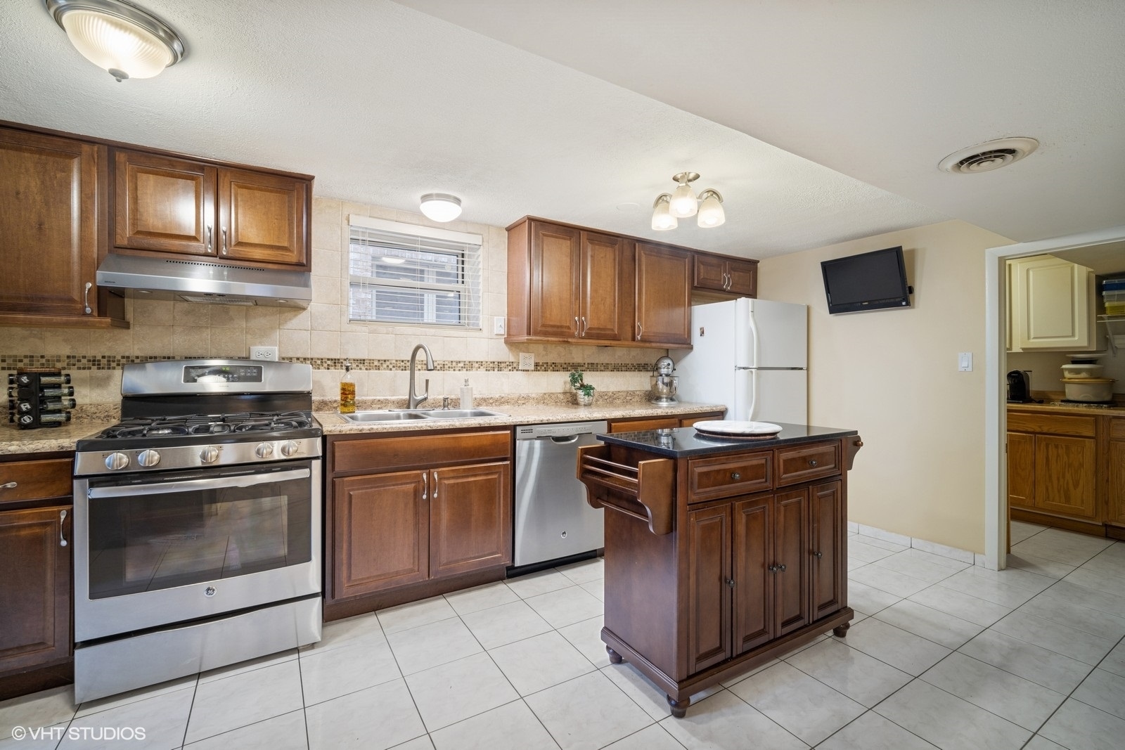 3231 N Osage Avenue, Chicago, IL 60634