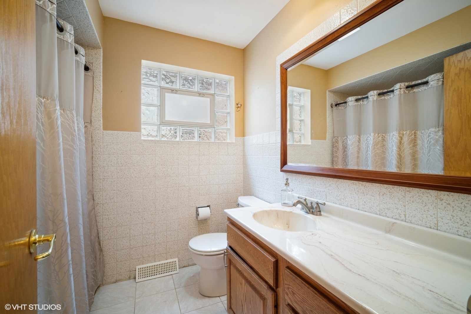 3231 N Osage Avenue, Chicago, IL 60634