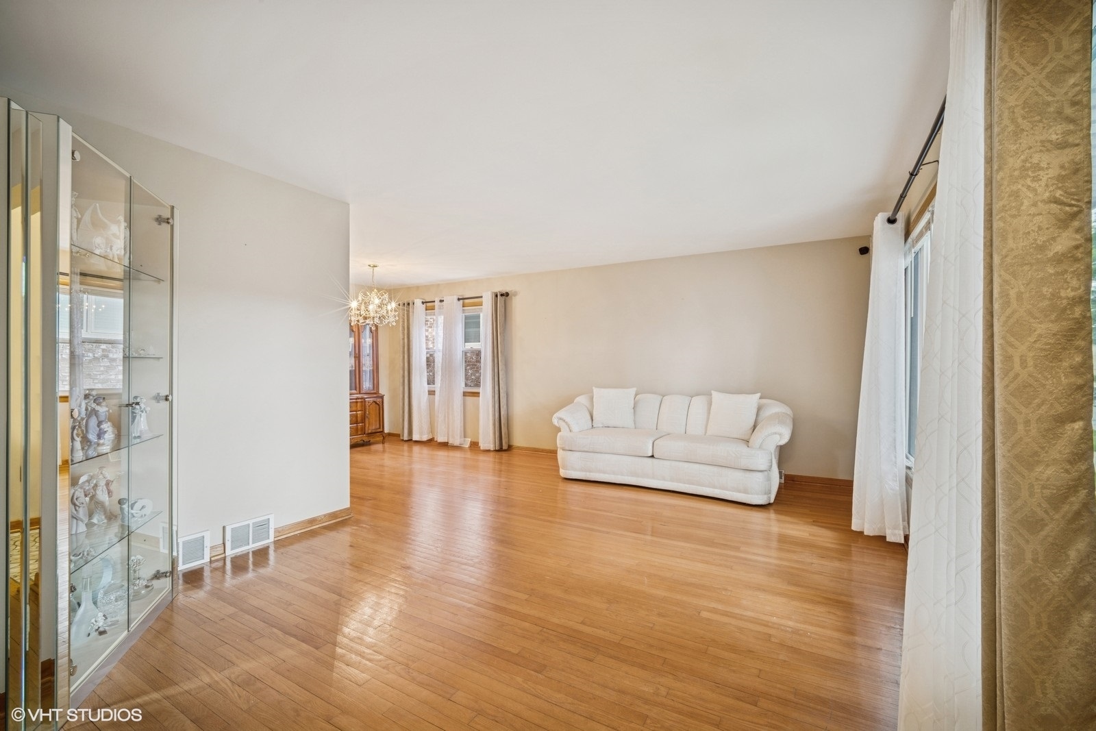 3231 N Osage Avenue, Chicago, IL 60634