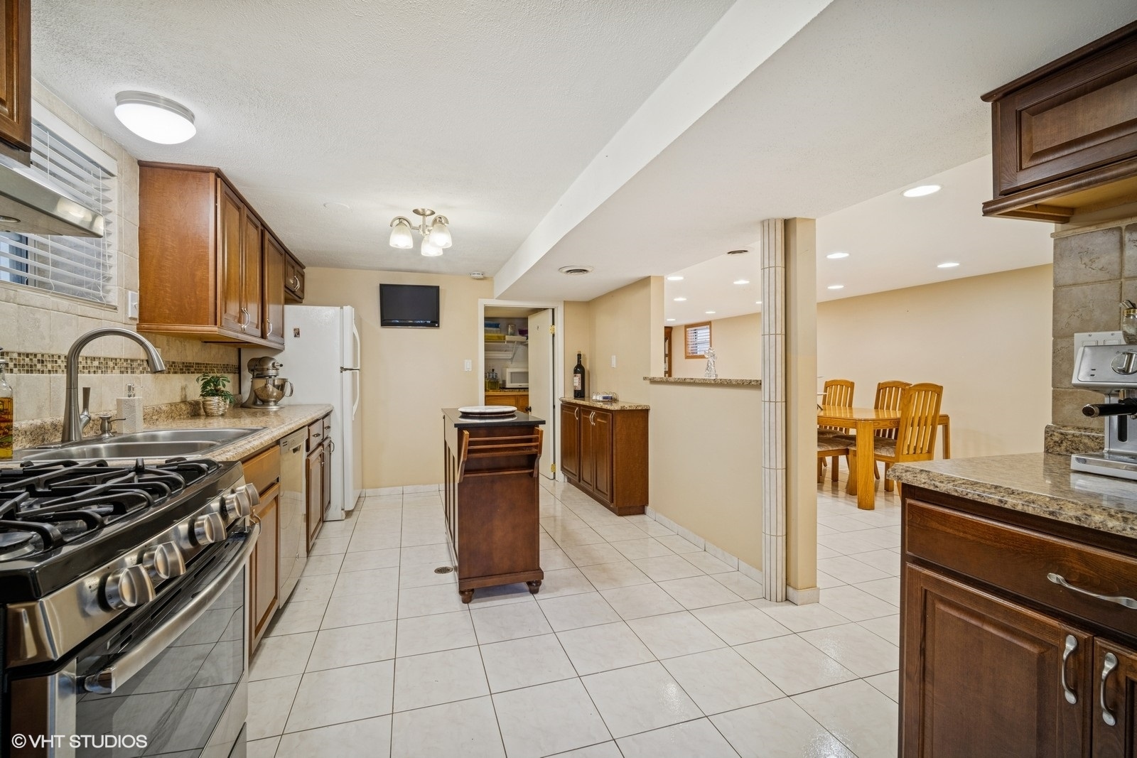 3231 N Osage Avenue, Chicago, IL 60634