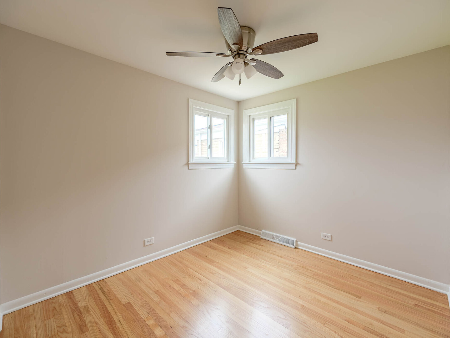 4730 S Lawler Avenue, Chicago, IL 60638
