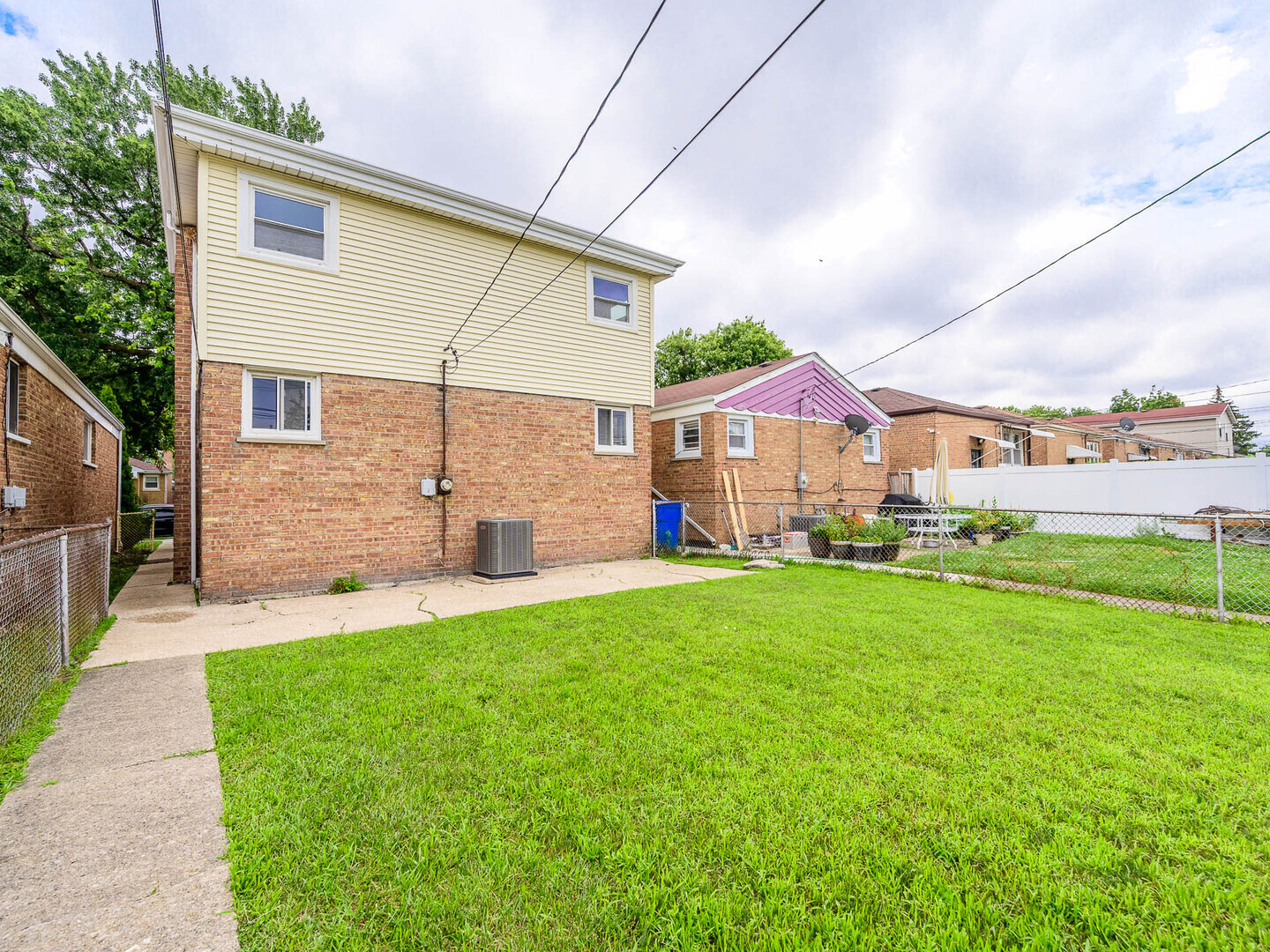 4730 S Lawler Avenue, Chicago, IL 60638