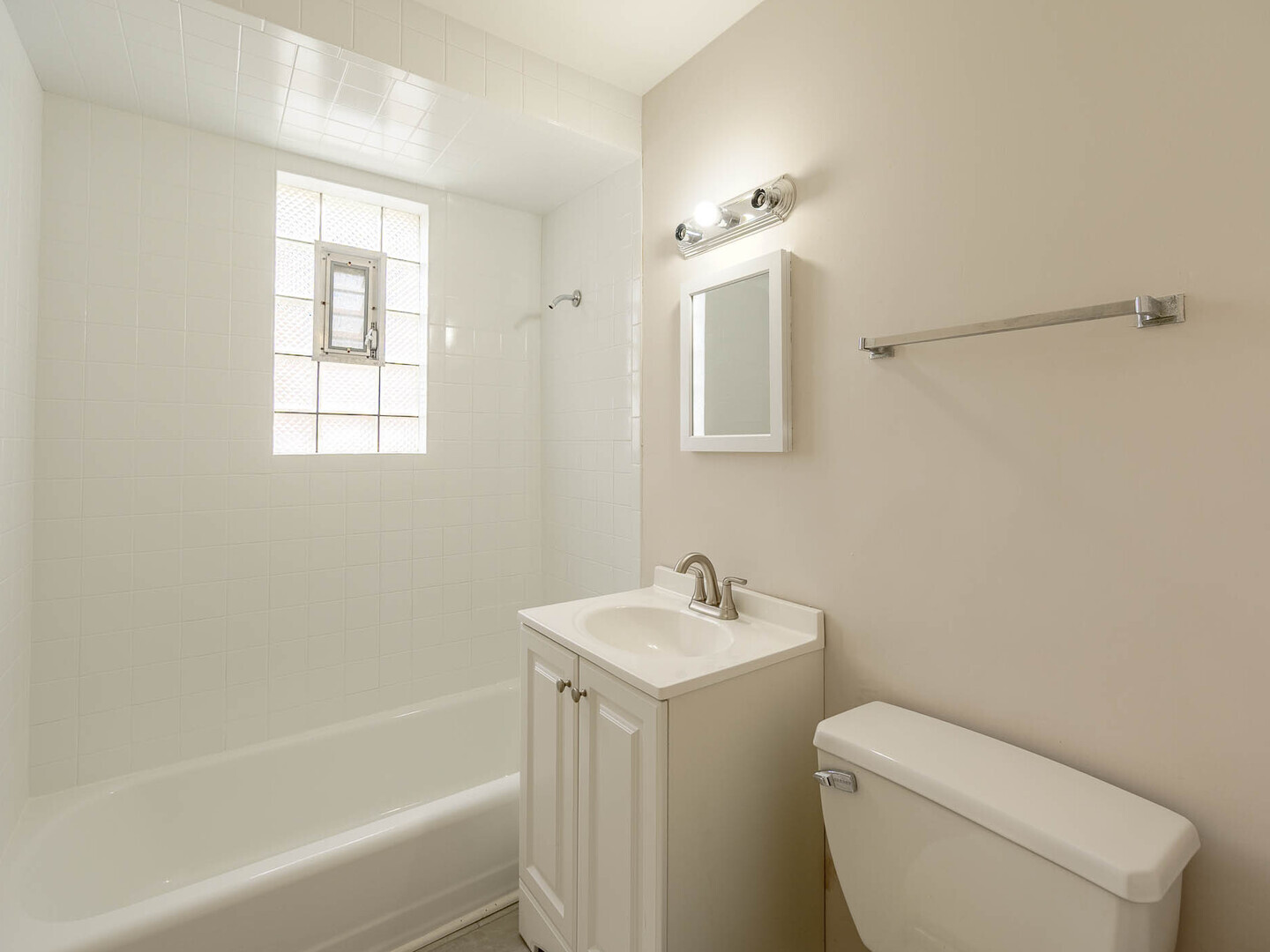 4730 S Lawler Avenue, Chicago, IL 60638