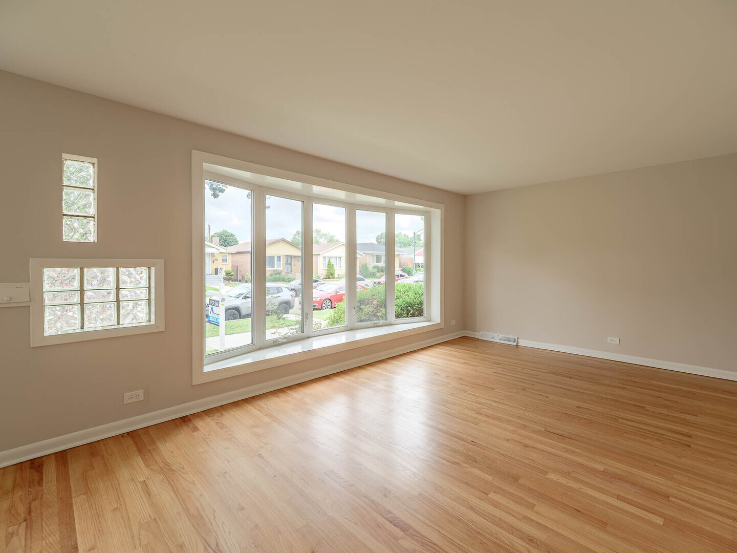 4730 S Lawler Avenue, Chicago, IL 60638