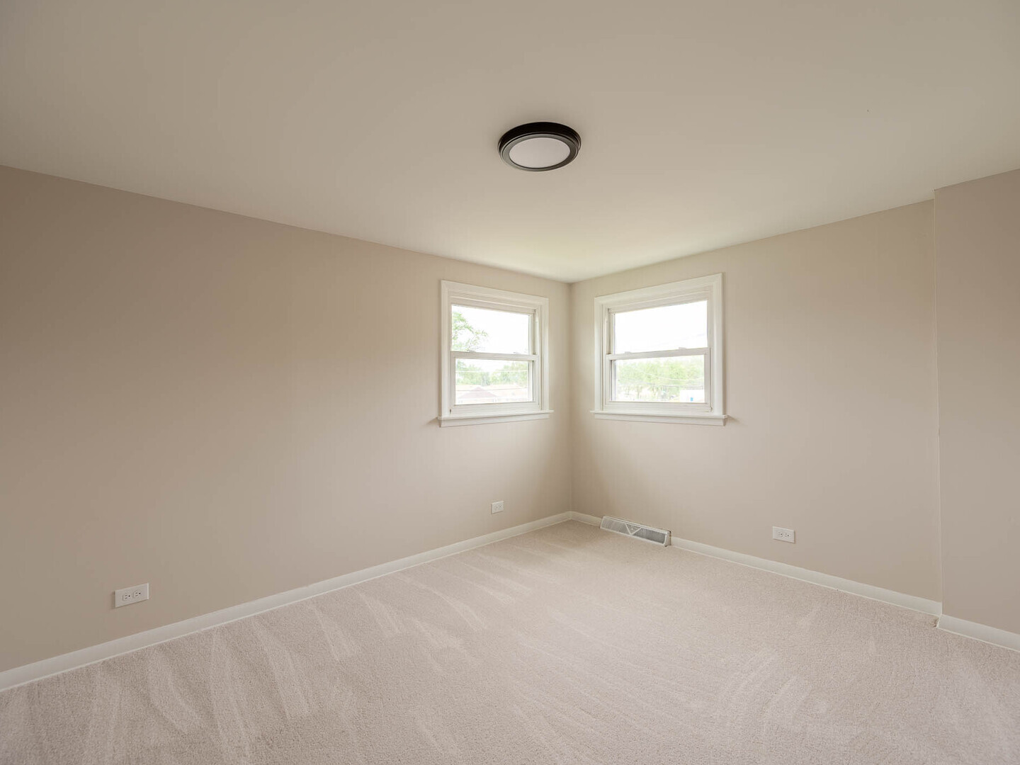 4730 S Lawler Avenue, Chicago, IL 60638