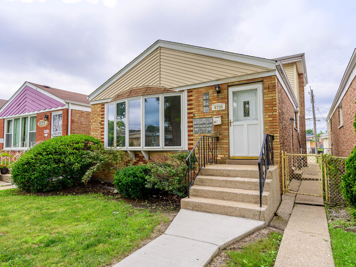 4730 S Lawler Avenue, Chicago, IL 60638