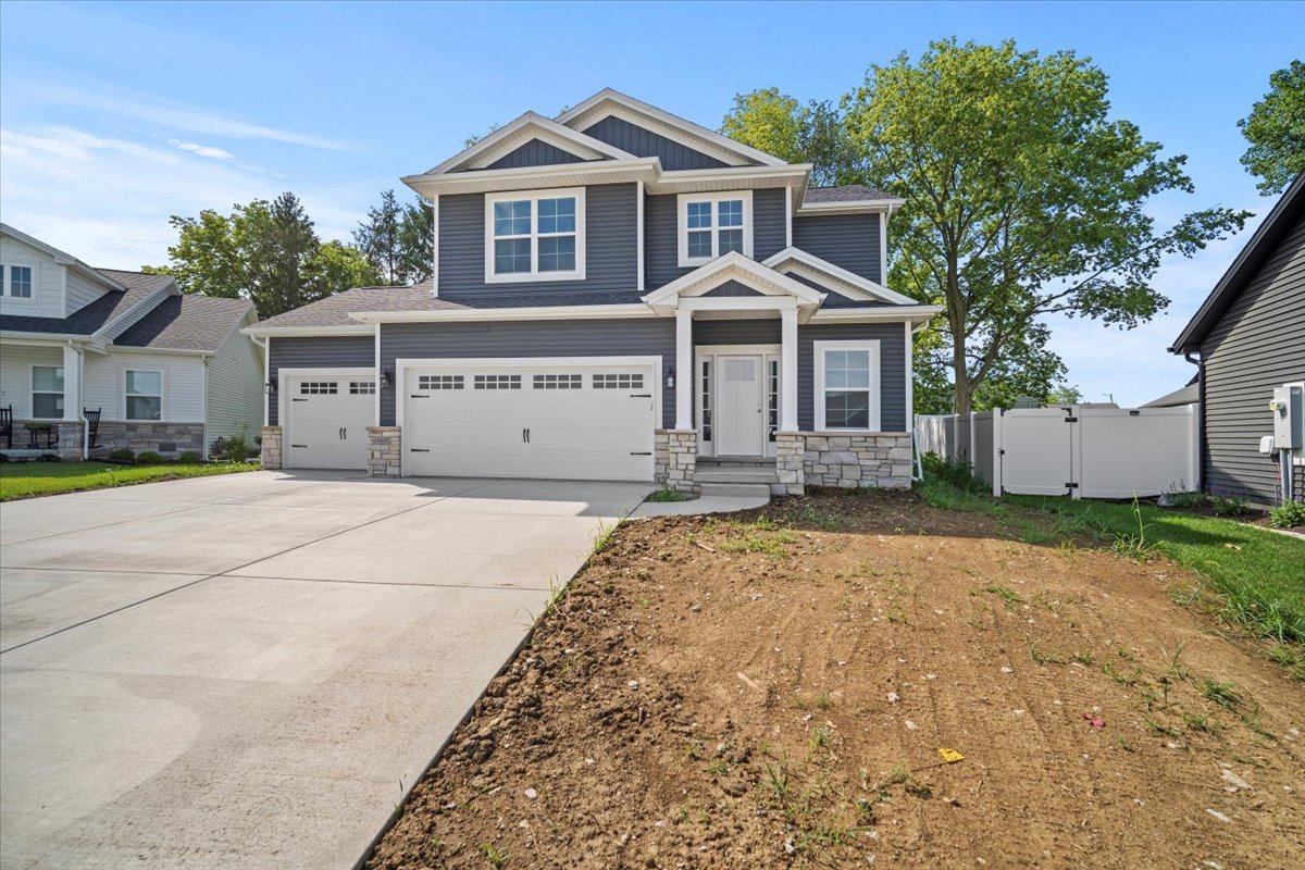 2802 Steppe Lane, Bloomington, IL 61705