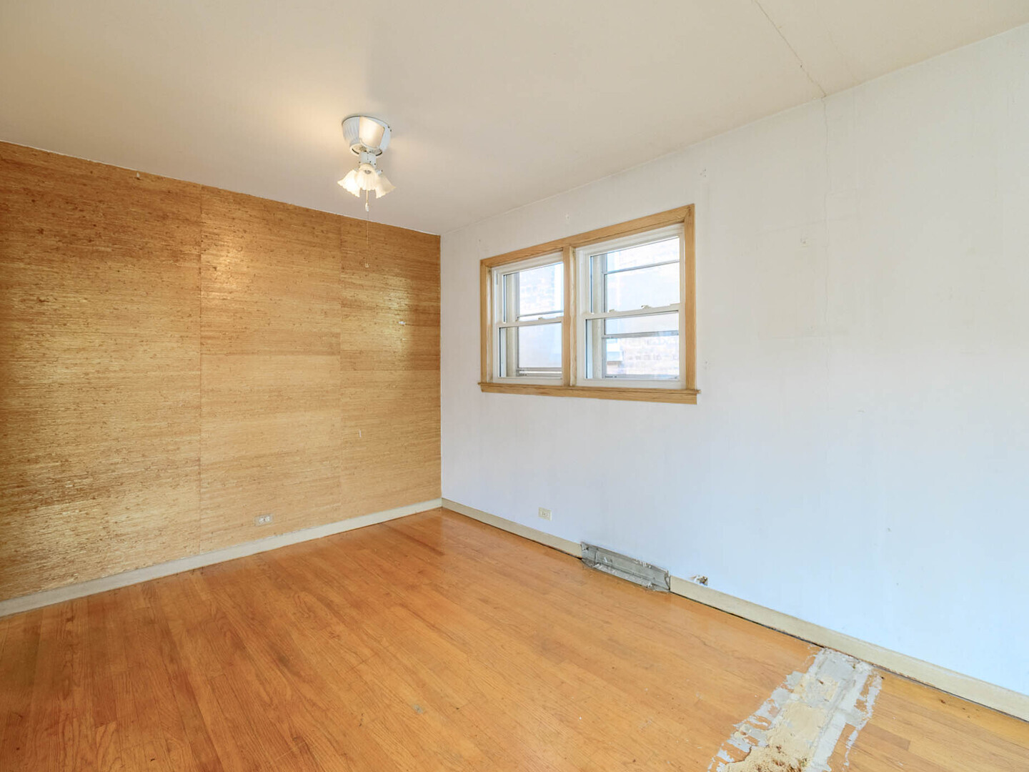 5783 N Elston Avenue, Chicago, IL 60646