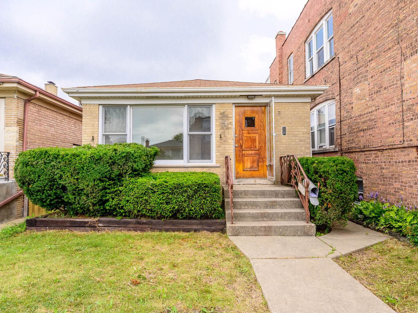5783 N Elston Avenue, Chicago, IL 60646