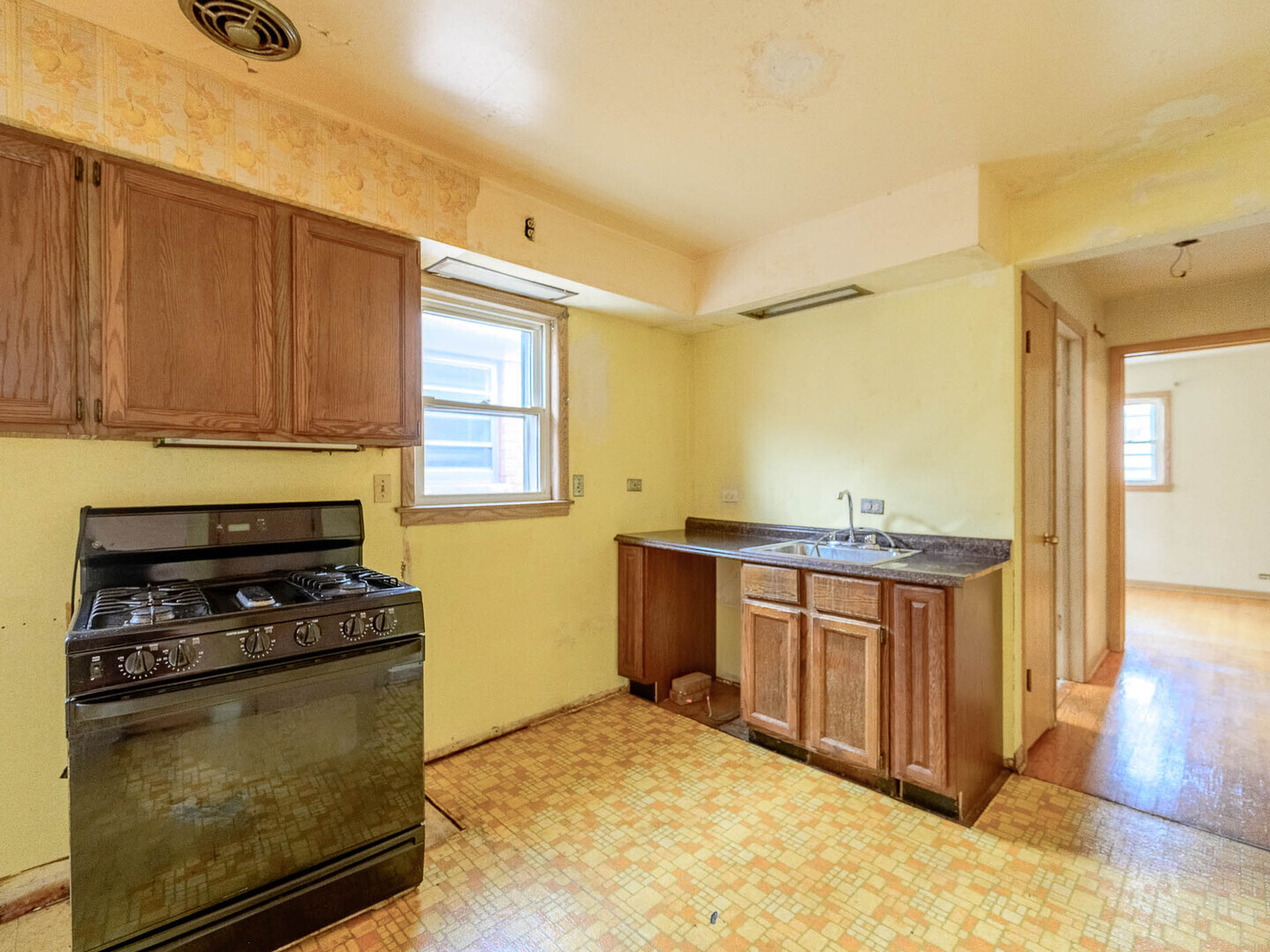 5783 N Elston Avenue, Chicago, IL 60646