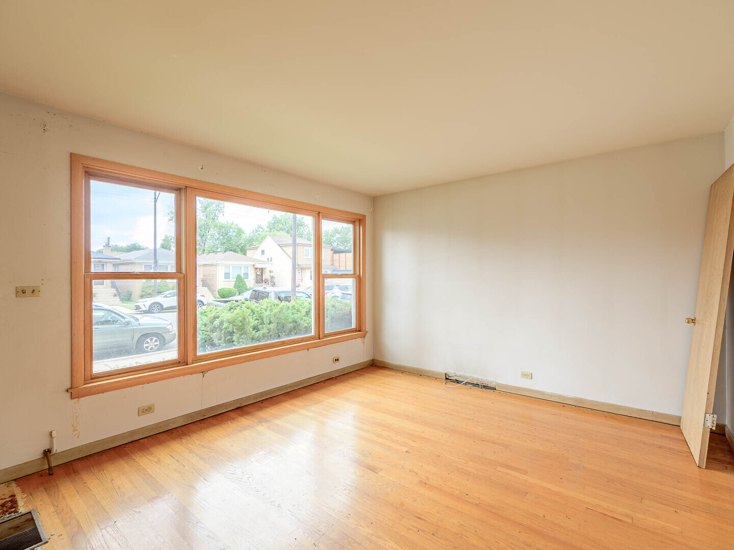 5783 N Elston Avenue, Chicago, IL 60646