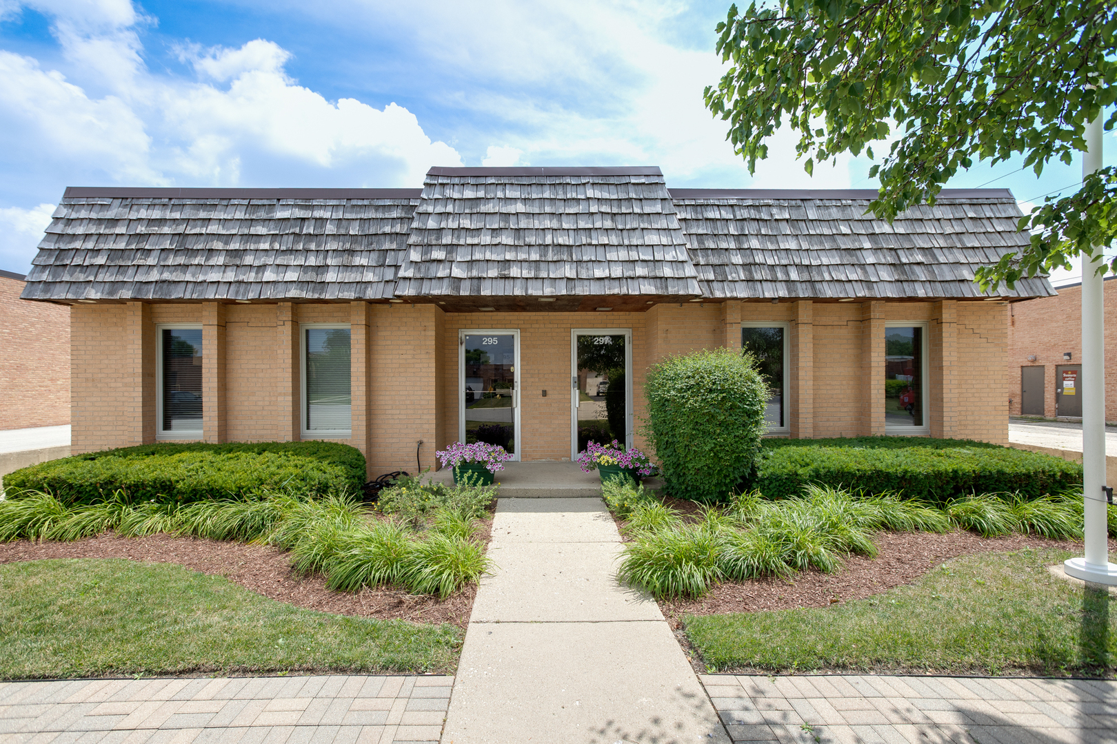 295-297 Carlton Drive #295-297, Carol Stream, IL 60188