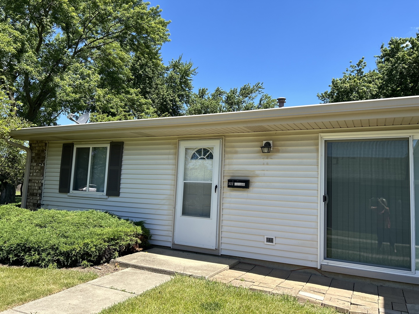 322 WHIDAH Court #322, Schaumburg, IL 60194
