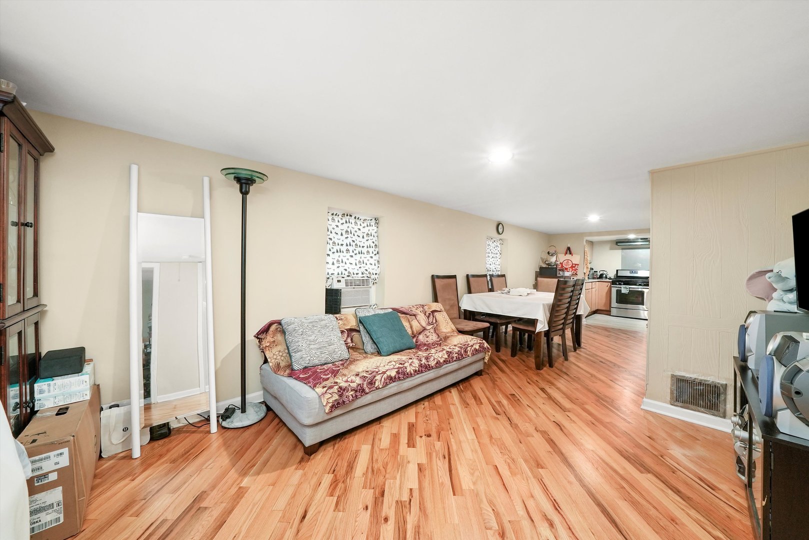 4614 N Springfield Avenue, Chicago, IL 60625