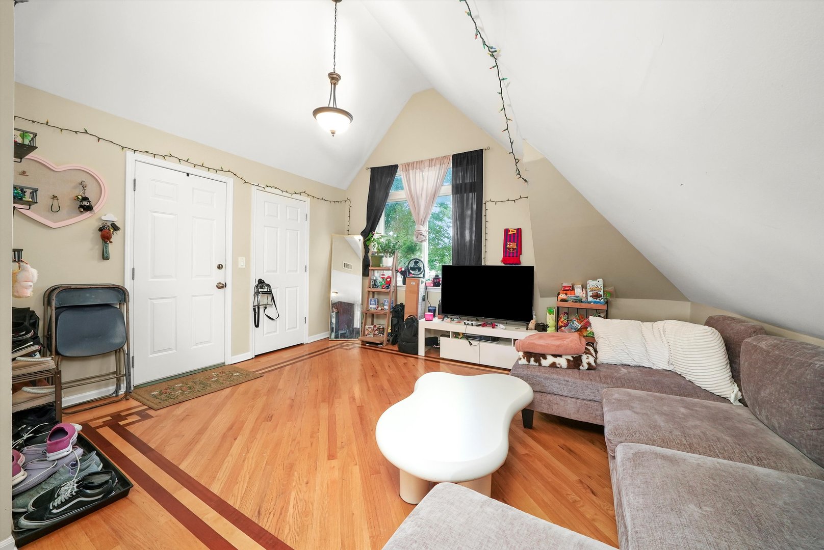 4614 N Springfield Avenue, Chicago, IL 60625