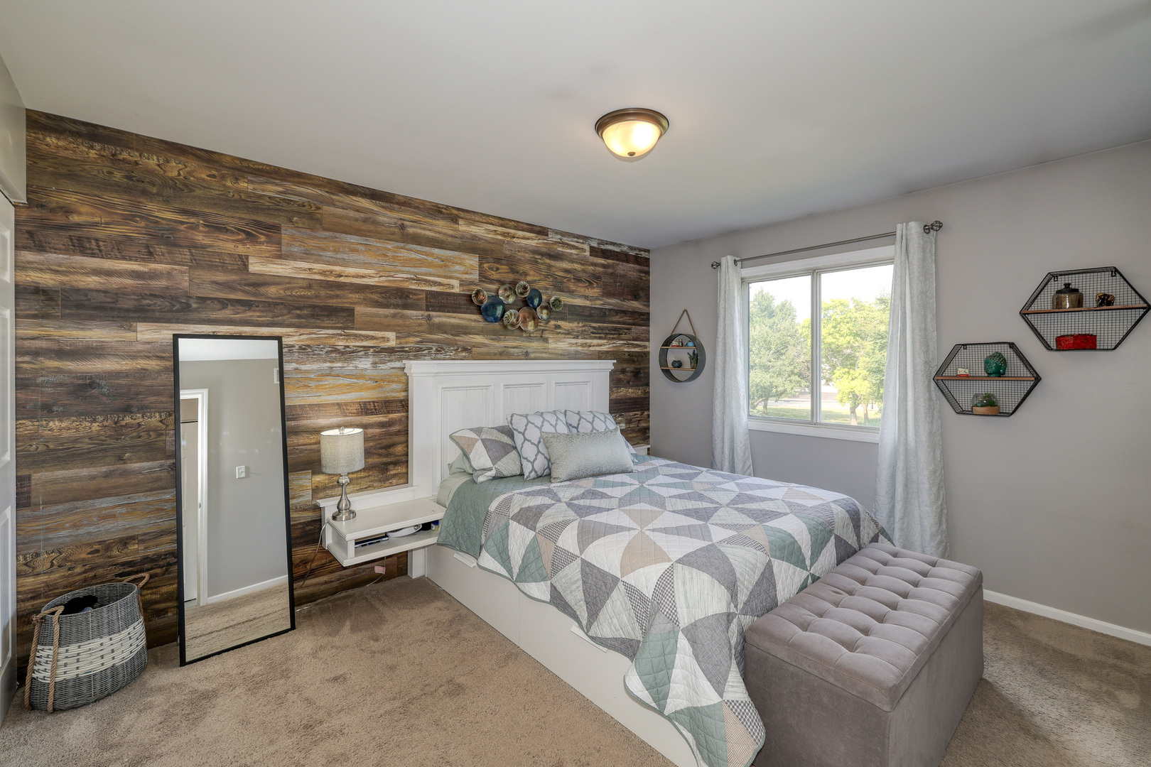0n711 Bedford Lane, Winfield, IL 60190