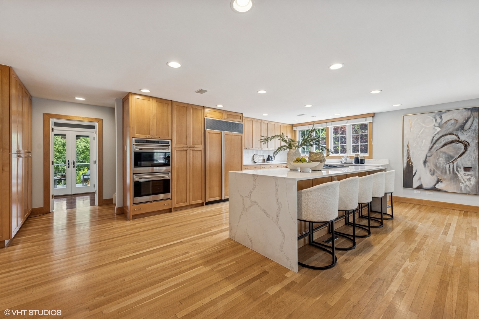 1030 CRESCENT Boulevard, Glen Ellyn, IL 60137