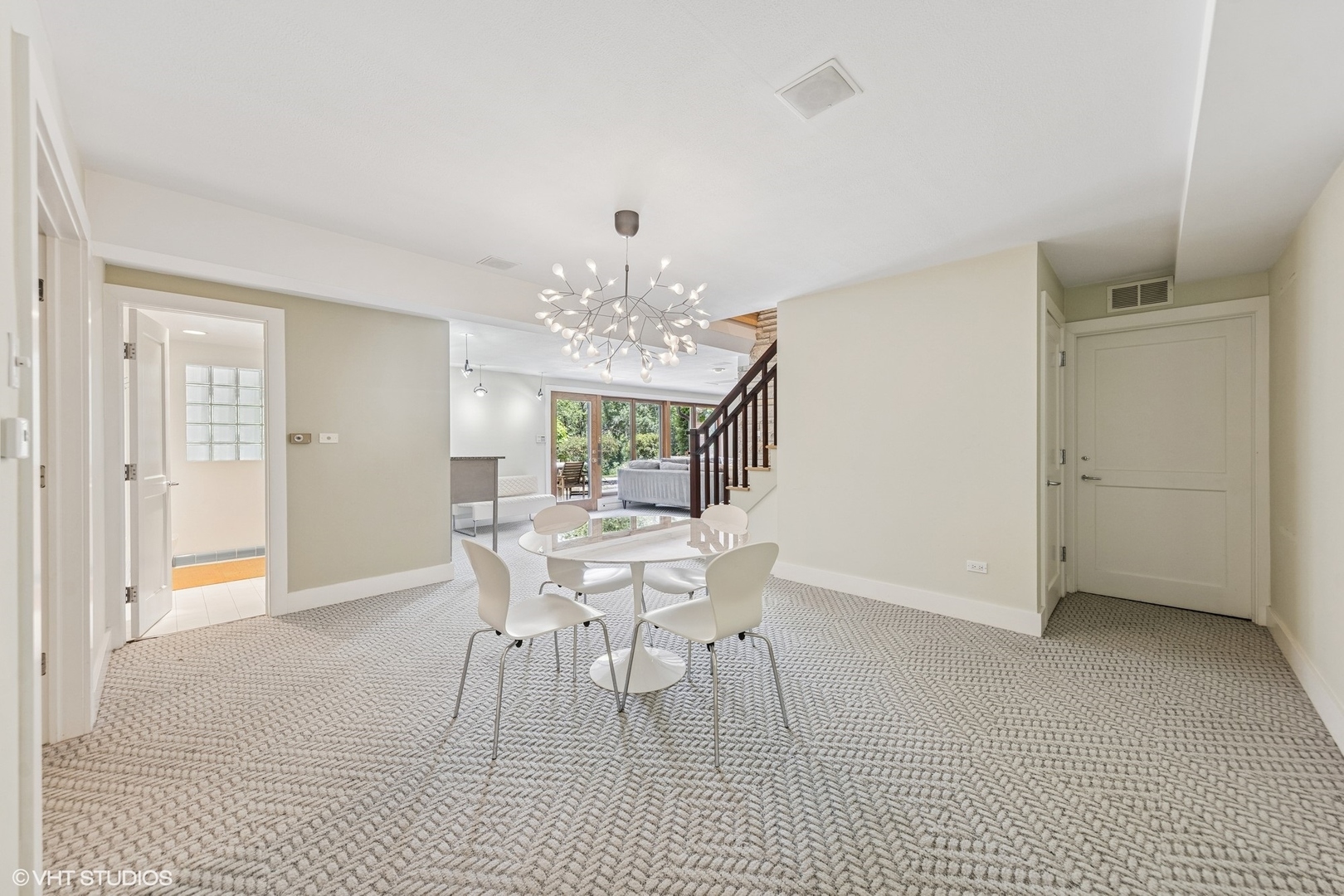 1030 CRESCENT Boulevard, Glen Ellyn, IL 60137