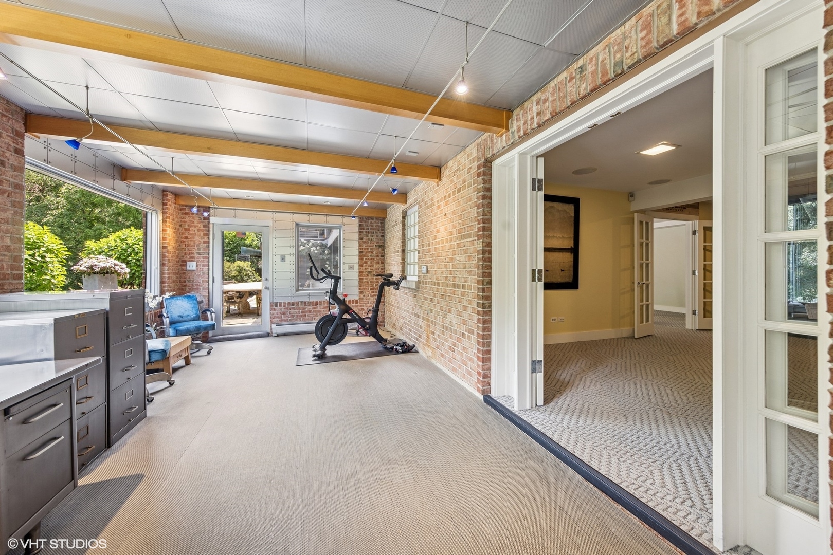 1030 CRESCENT Boulevard, Glen Ellyn, IL 60137